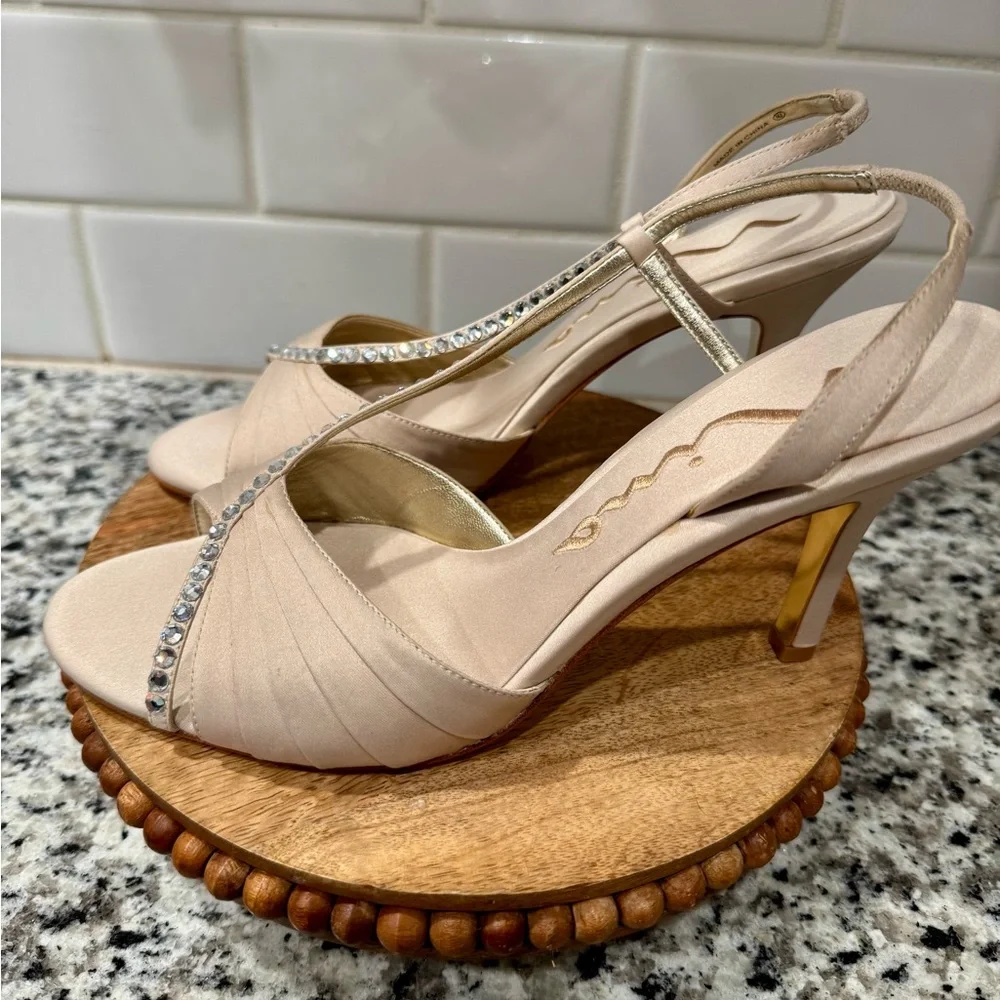 NWOB Nina Cream Slingback Heels With‎ Rhinestone Strap